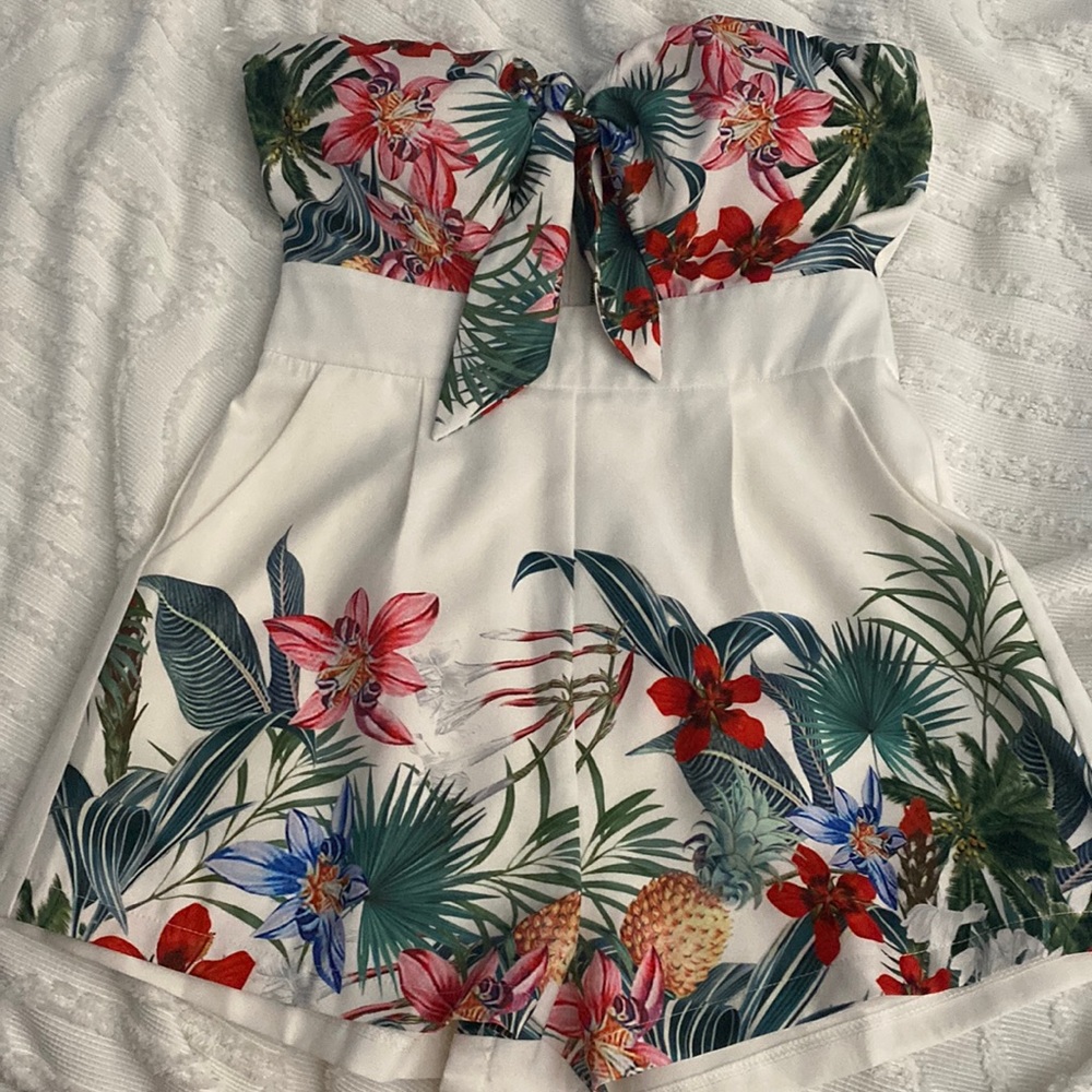 Hot Miami Styles Romper with pockets size medium